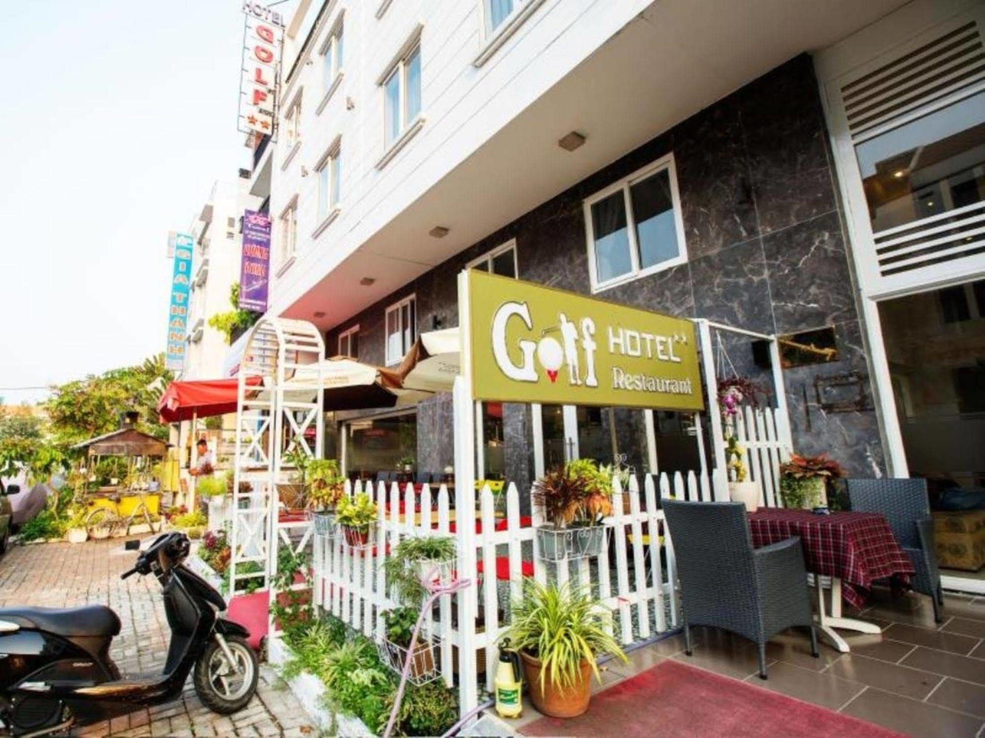 Golf Hotel Хошимин Екстериор снимка